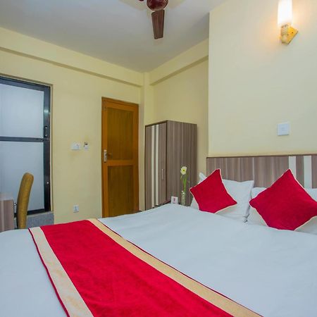 Oyo 297 Hotel Aayam Catmandu Exterior foto