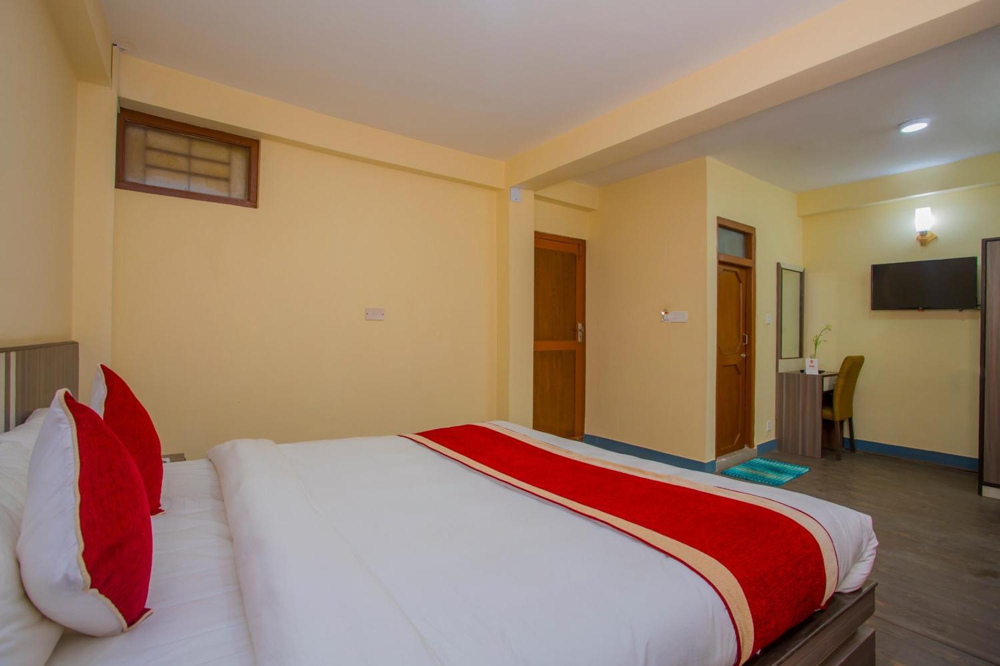 Oyo 297 Hotel Aayam Catmandu Exterior foto