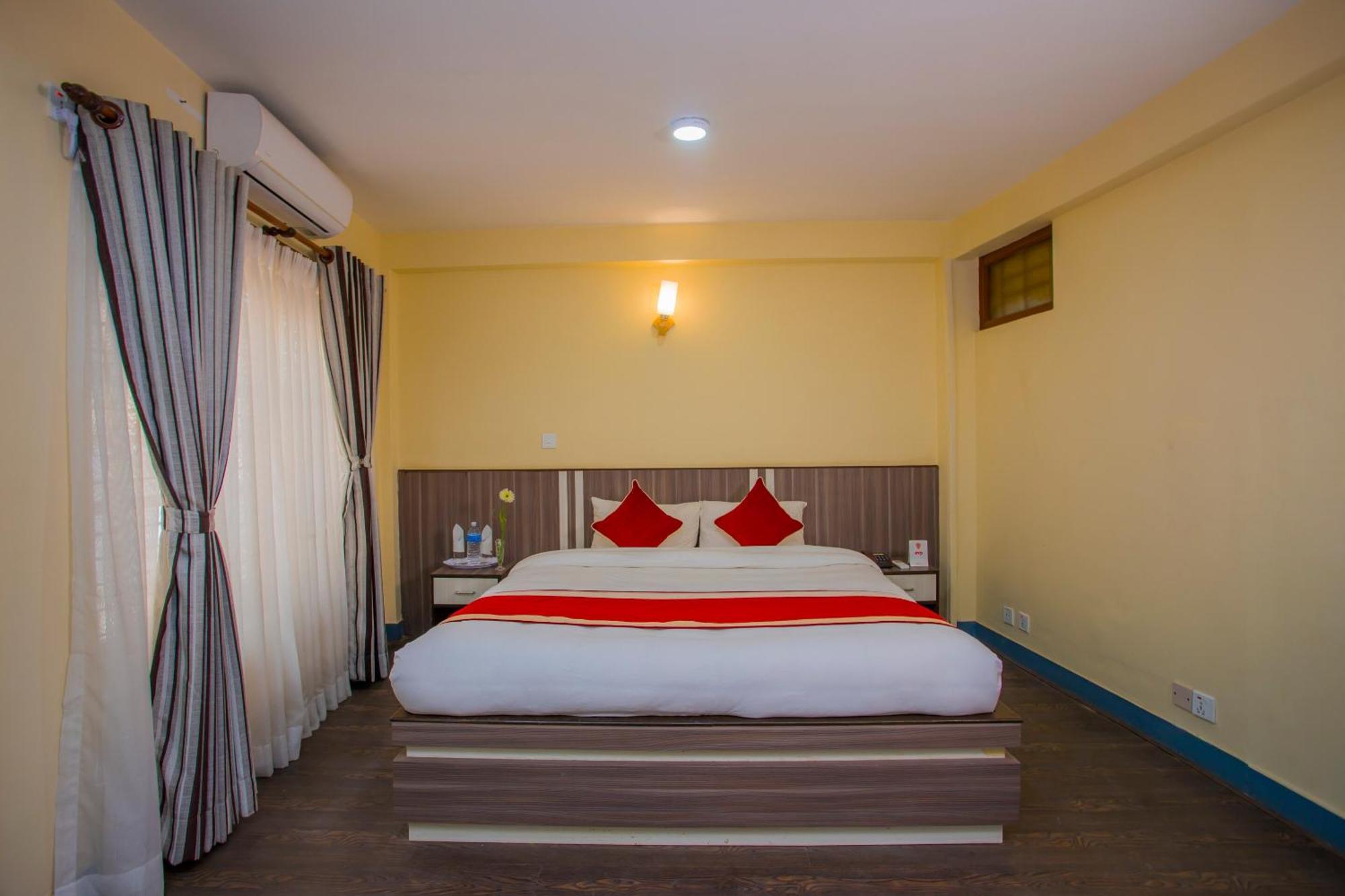Oyo 297 Hotel Aayam Catmandu Exterior foto