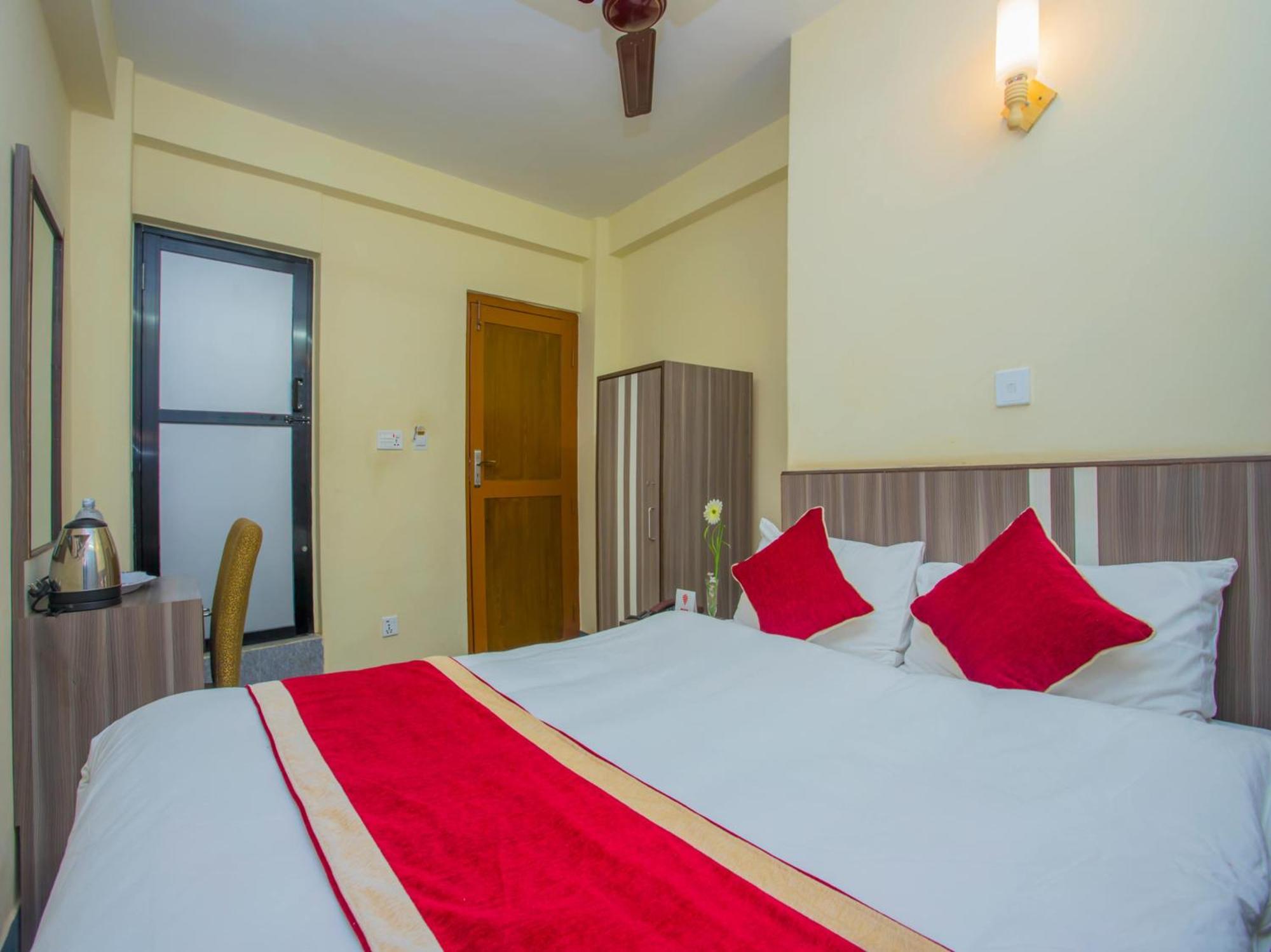 Oyo 297 Hotel Aayam Catmandu Exterior foto
