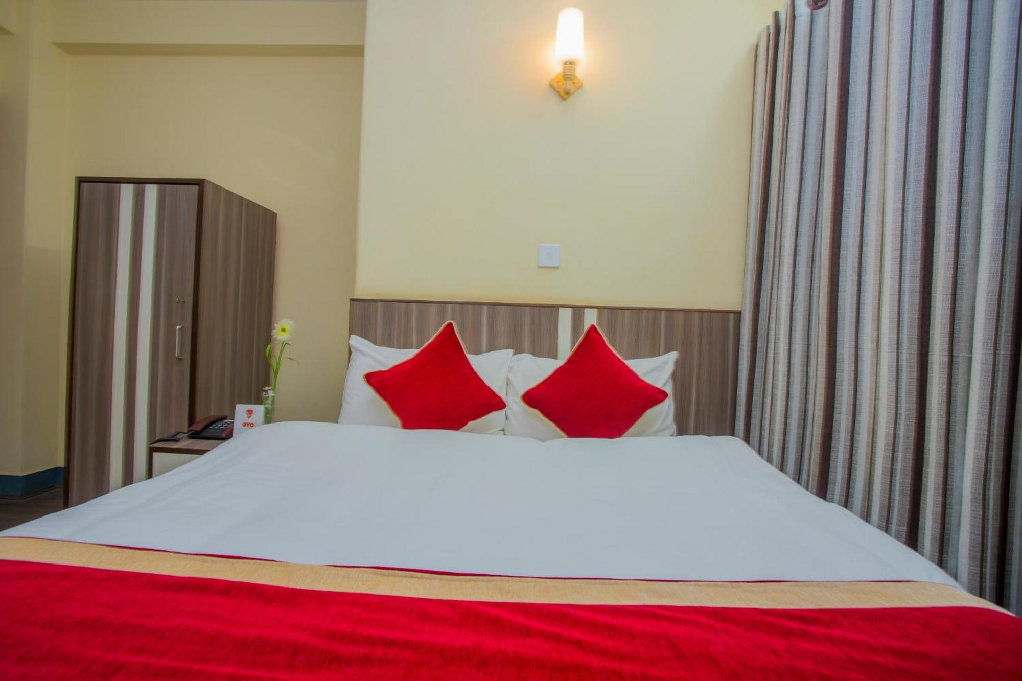 Oyo 297 Hotel Aayam Catmandu Exterior foto